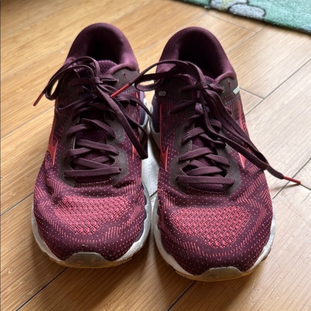 Mizuno Wave Horizon 4 Women's Sneakers - Pink/maroon size 9.5